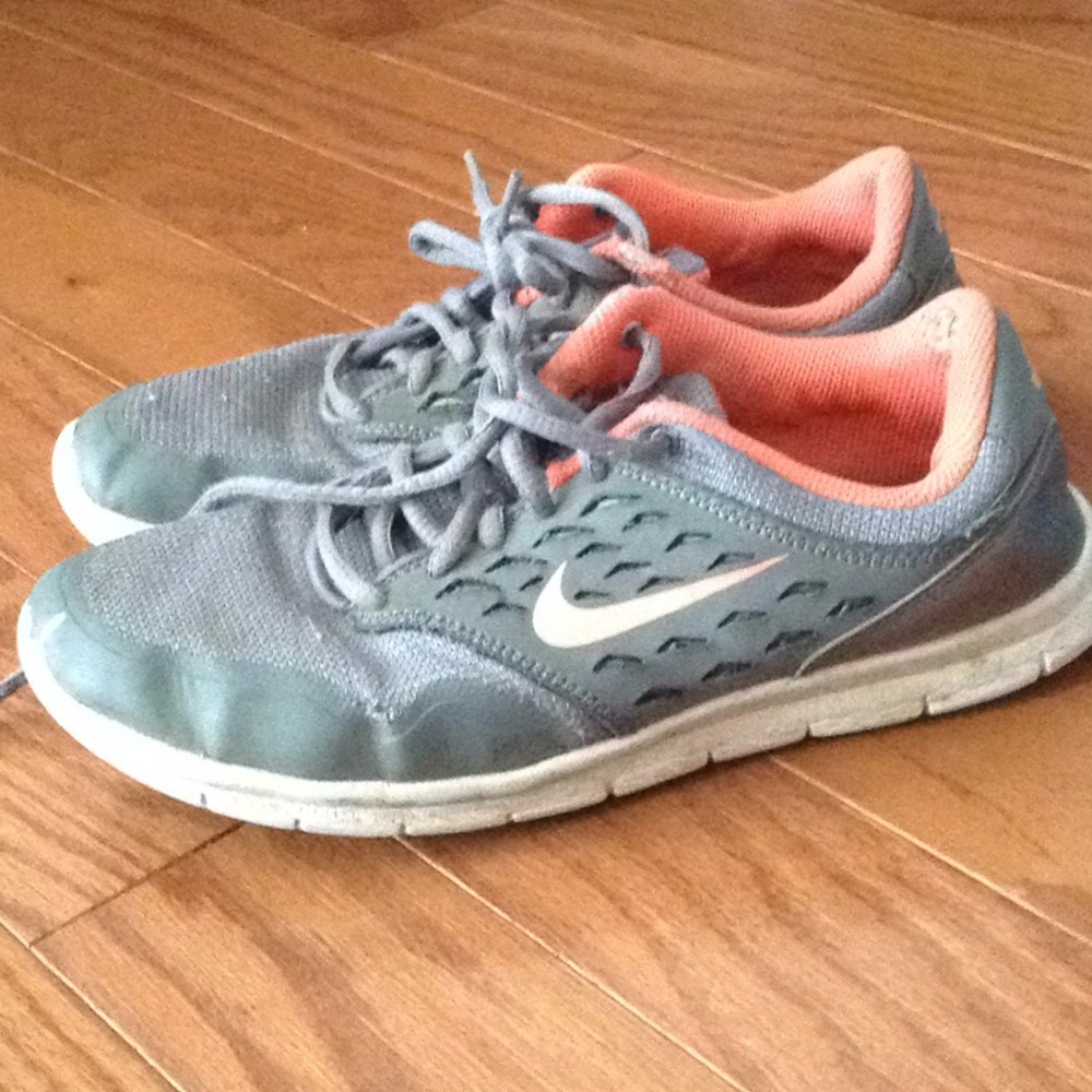 Silver/gray with coral pink nike sneakers